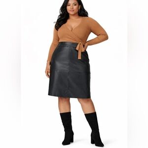 NWT UNIVERSAL STANDARD Ana Faux Leather Skirt black Knee Length Size (L) 22/24